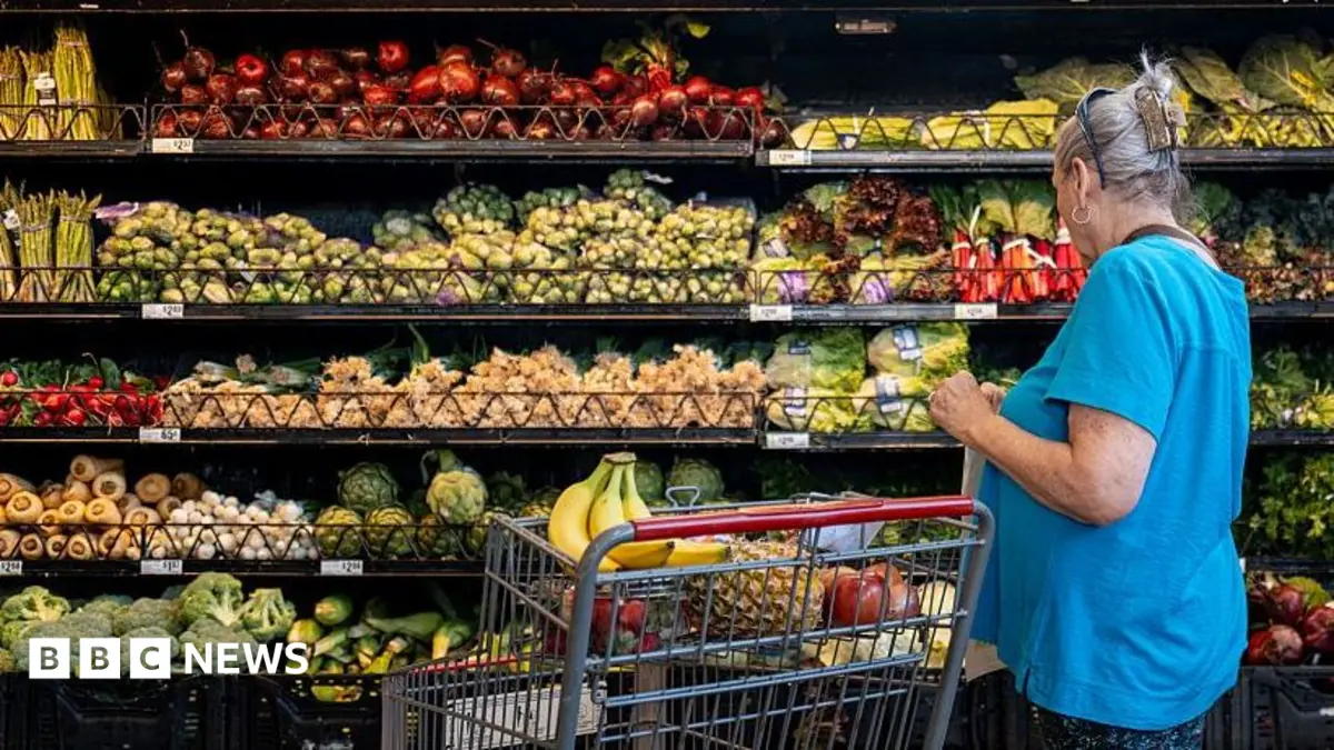 US Inflation Exceeds Forecasts, Reaching 3.7% Before Midterm Elections