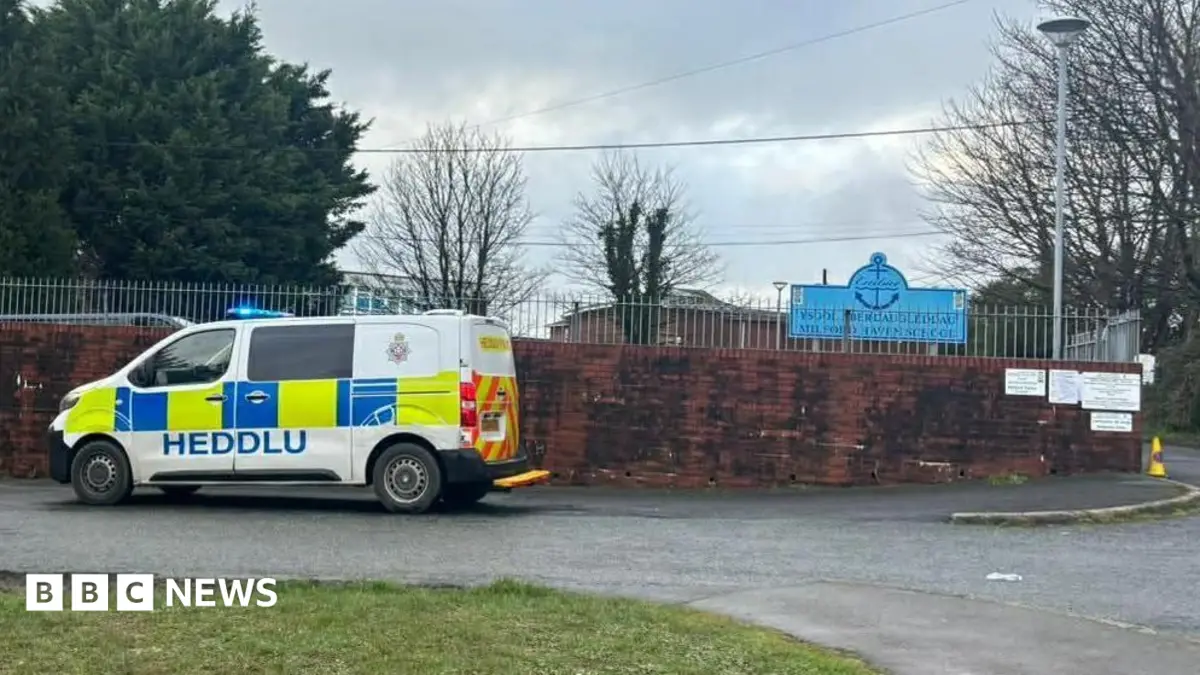 Teenager Attacked Teacher with Kitchen Knife, Court Hears; Face Showed 'Pure Hatred'