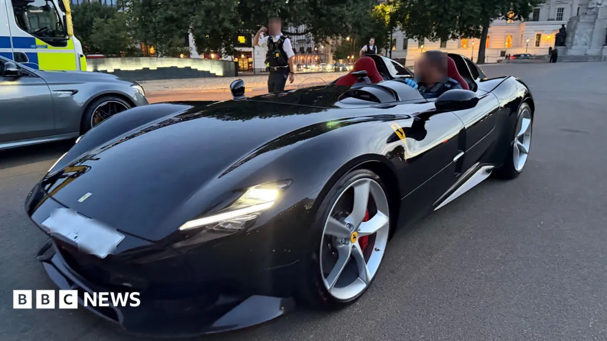 Metropolitan Police Seize £3.7m Ferrari, 89 Other Vehicles in London Operation
