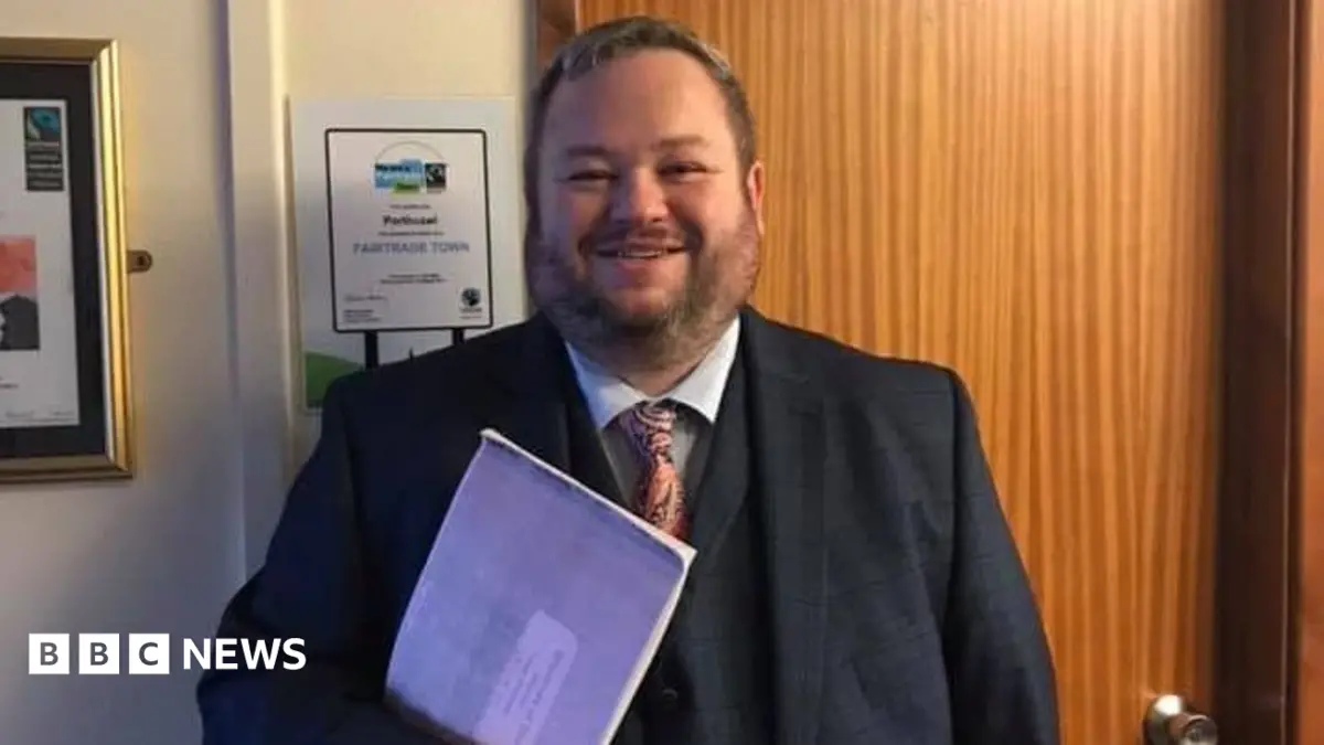 Gareth Ritter, 'Educating Cardiff' Teacher, Admits Sexually Assaulting 17-Year-Old Girl