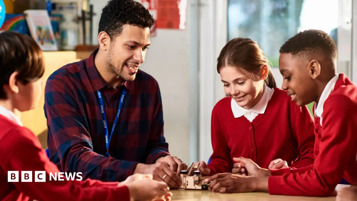 England's Teachers Awarded 3.5% Pay Rise, Schools Face Funding Shortfall