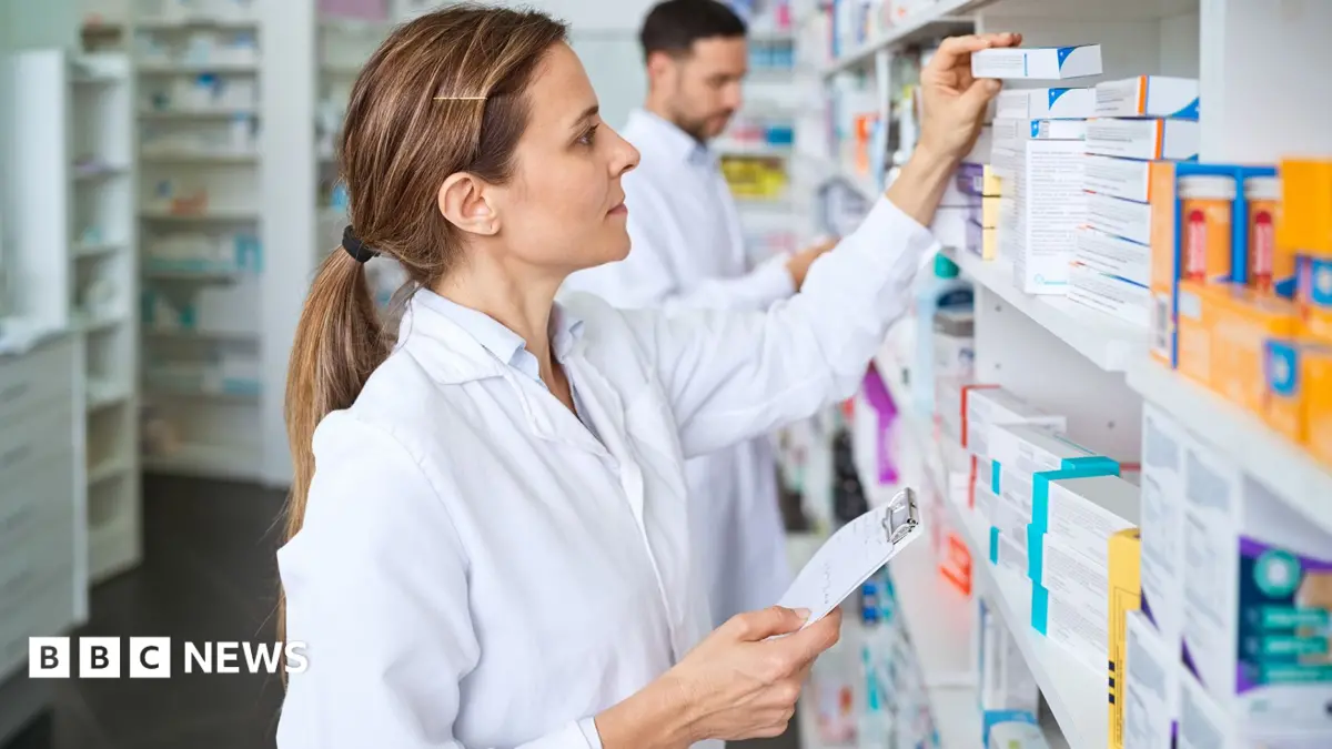 English Pharmacists to Prescribe for Twelve Common Conditions, Including Migraines and Acne