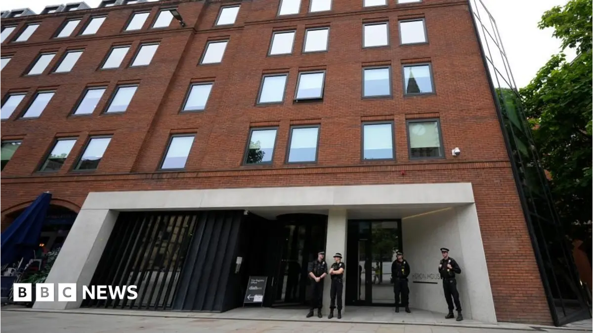 Prime Minister's Office Plans Northern Hub: Senior Ministers to Relocate to Leeds