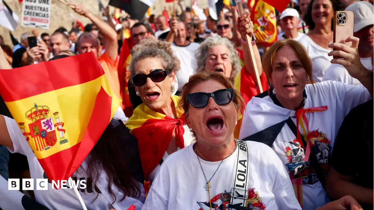 Madrid Accused of Abandoning Ceuta as Thousands Protest Government Migration Policy
