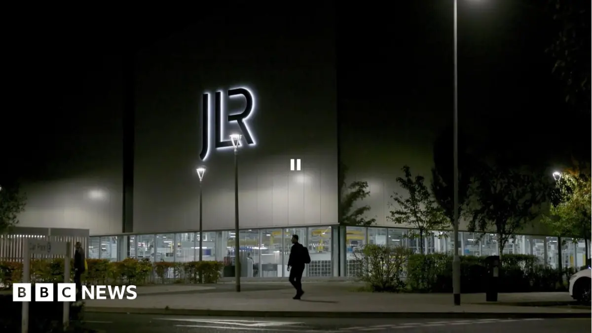 Jaguar Land Rover Cuts Under 300 UK Jobs in Operational Review
