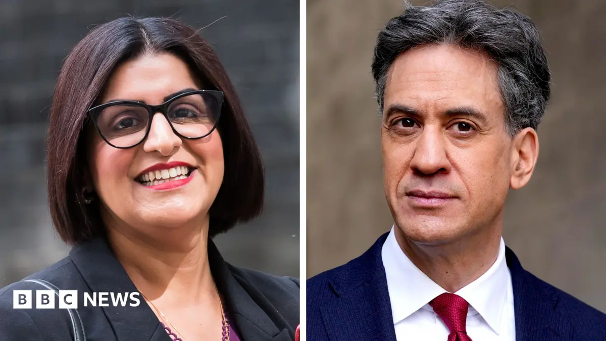 Shadow Chancellor Rachel Reeves Leads Race for UK Treasury Post