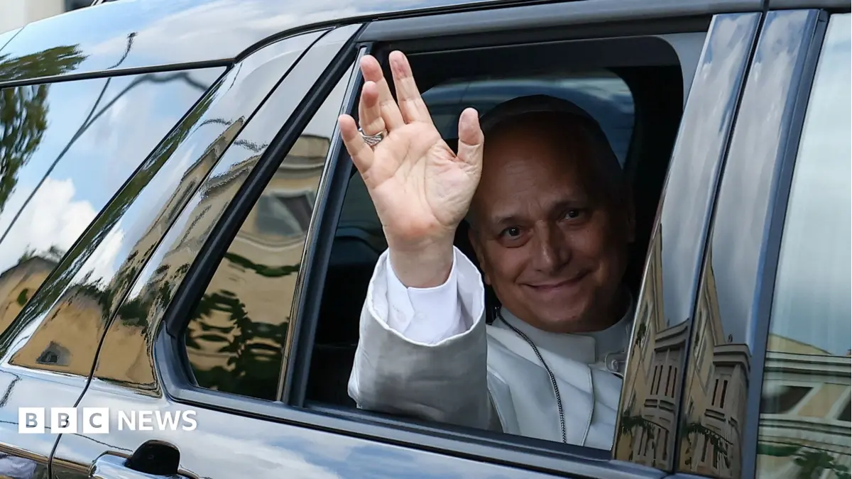 Pope Francis Returns to Vatican After Roman Hospital Lung Surgery