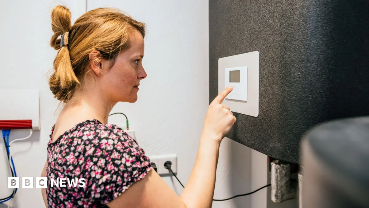 Ofgem Energy Price Cap Rises, Millions Face Winter Bills at Three-Year High