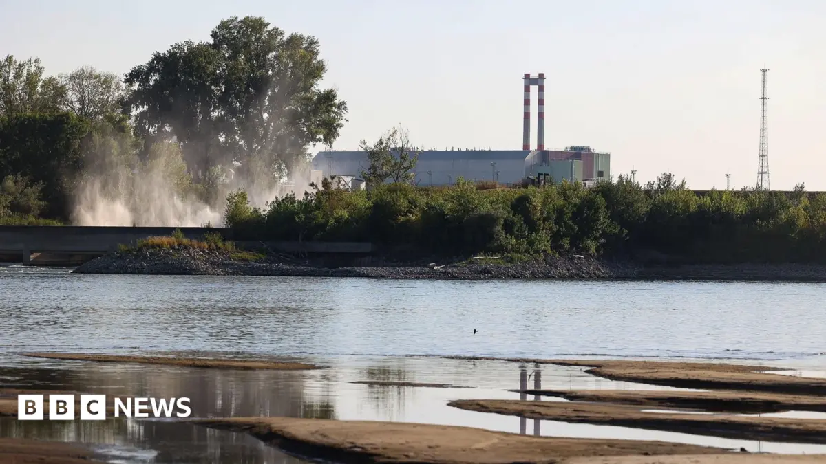 Danube River Low Water Levels Force Paks Nuclear Plant Shutdown in Hungary