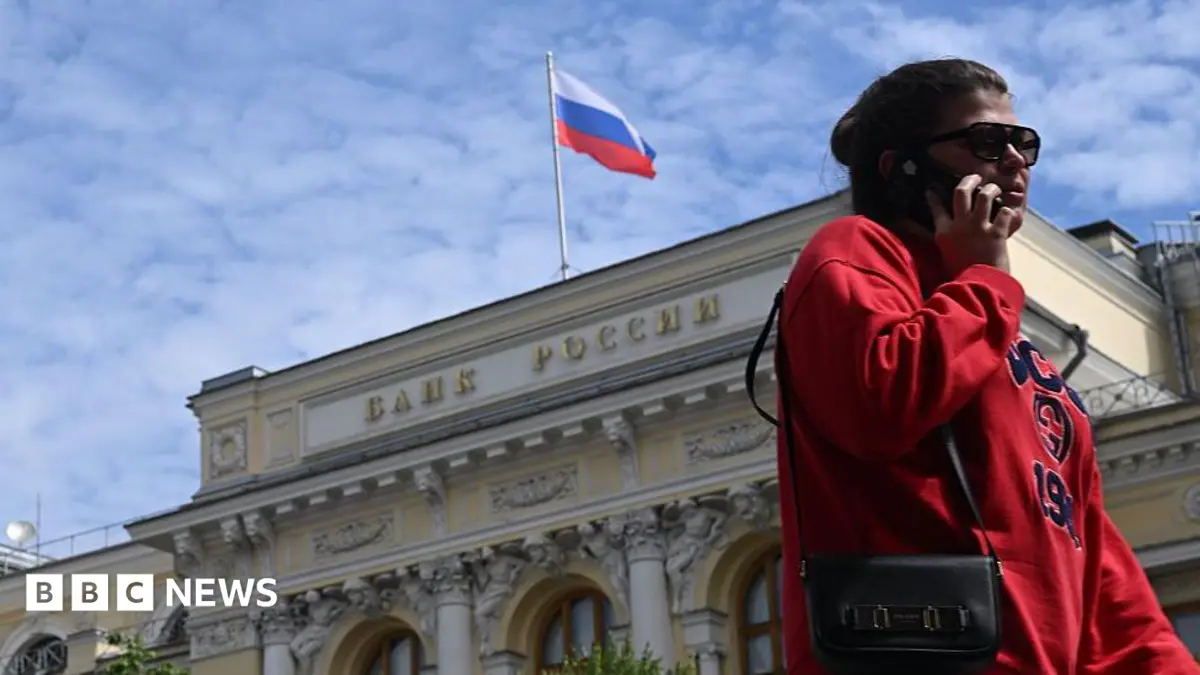 Russian Economy Strained as Citizens Seek Cash and Tax Avoidance Increases