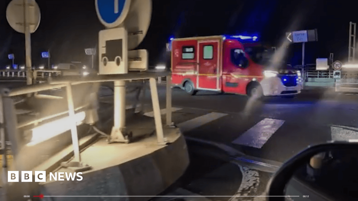 Nineteen Injured as Bus Collides with Train on French Side of Channel Tunnel