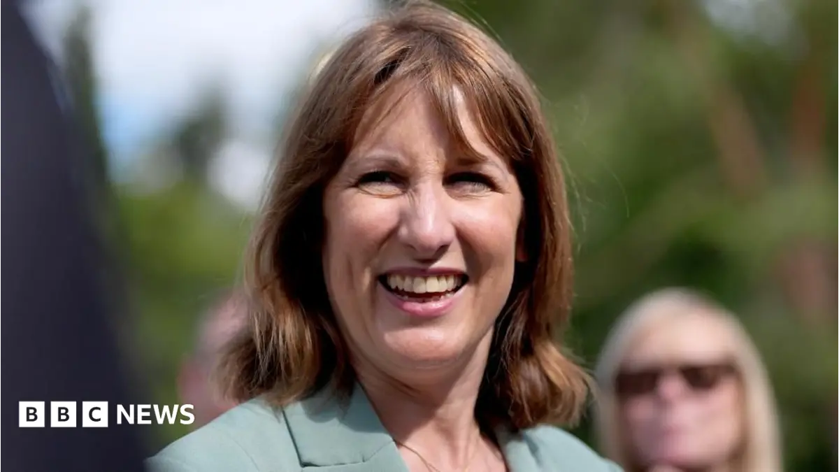 Reeves Backs Burnham's Economic Plans Despite Demotion Speculation