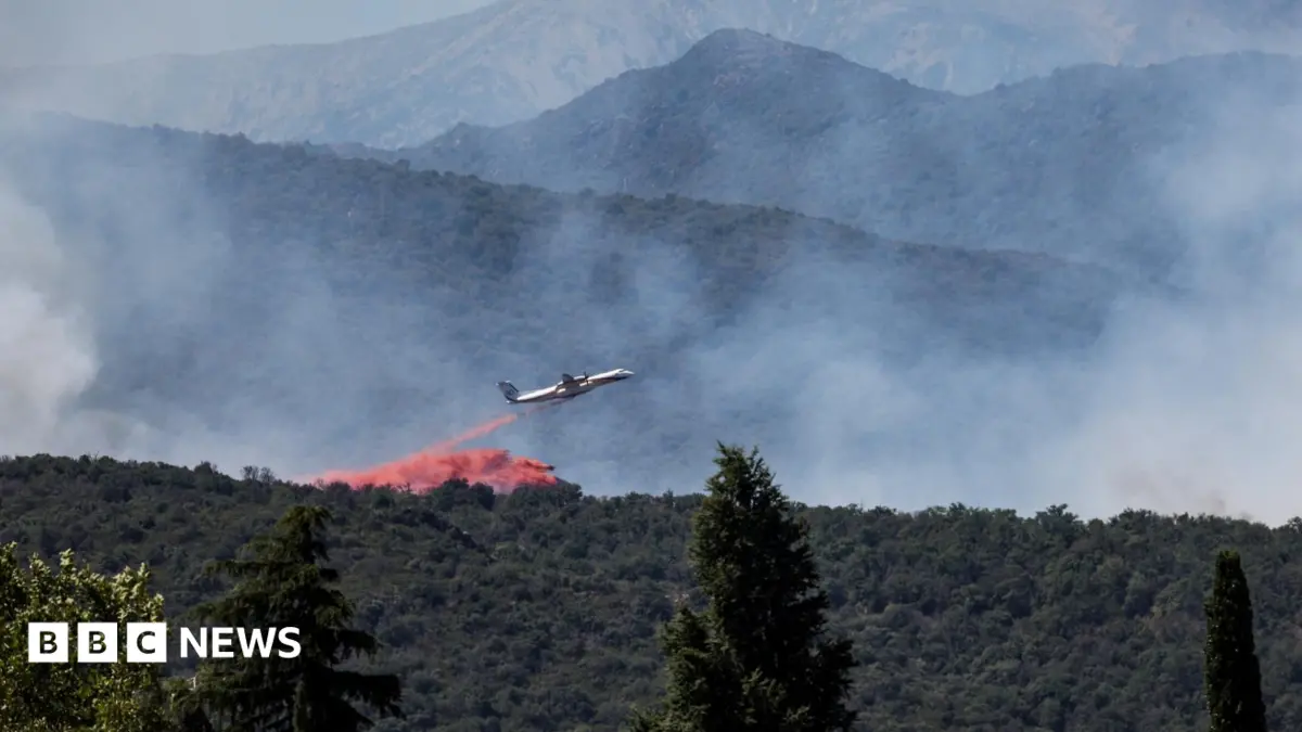 Pyrénées-Orientales Wildfire Evacuates 10,000 People, Forces Tour de France Stage Alteration