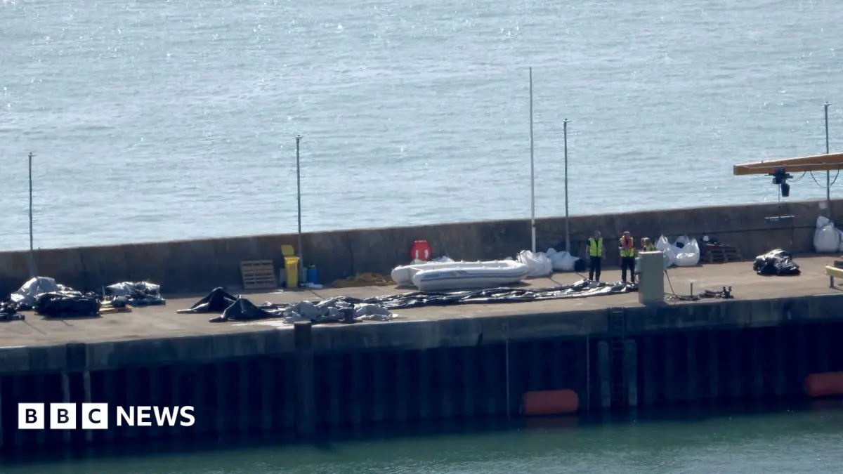 Single Vessel Carries 230 Migrants Across English Channel on Saturday