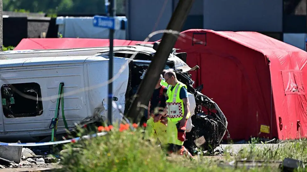 Buggenhout Minibus Crash Kills Four, Including Two Children, at Level Crossing