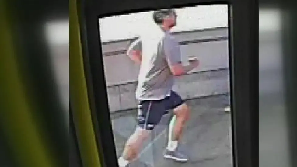 Man Arrested for Allegedly Pushing Woman into Path of Bus on Putney Bridge in 2017