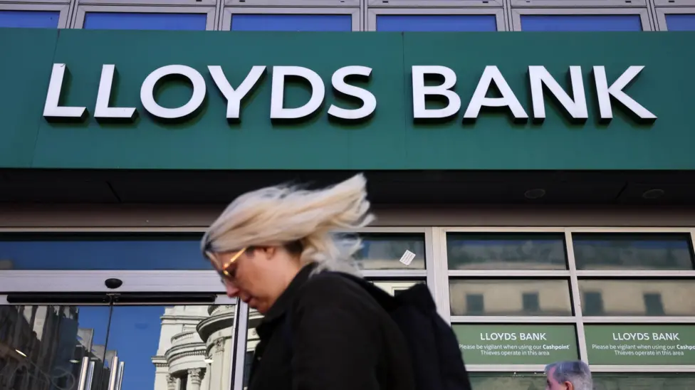Lloyds Banking Group Mobile App and Online Services Experience Widespread Disruption