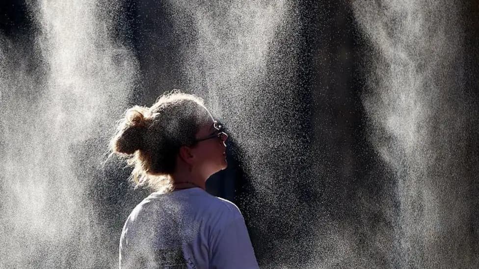 France Places Forty-Nine Regions Under Red Alert as Heatwave Intensifies, Schools Close