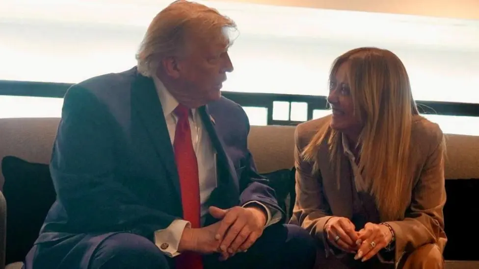 Trump Reasserts Meloni Photo Claim, Accuses Italy of Undermining Iran Policy