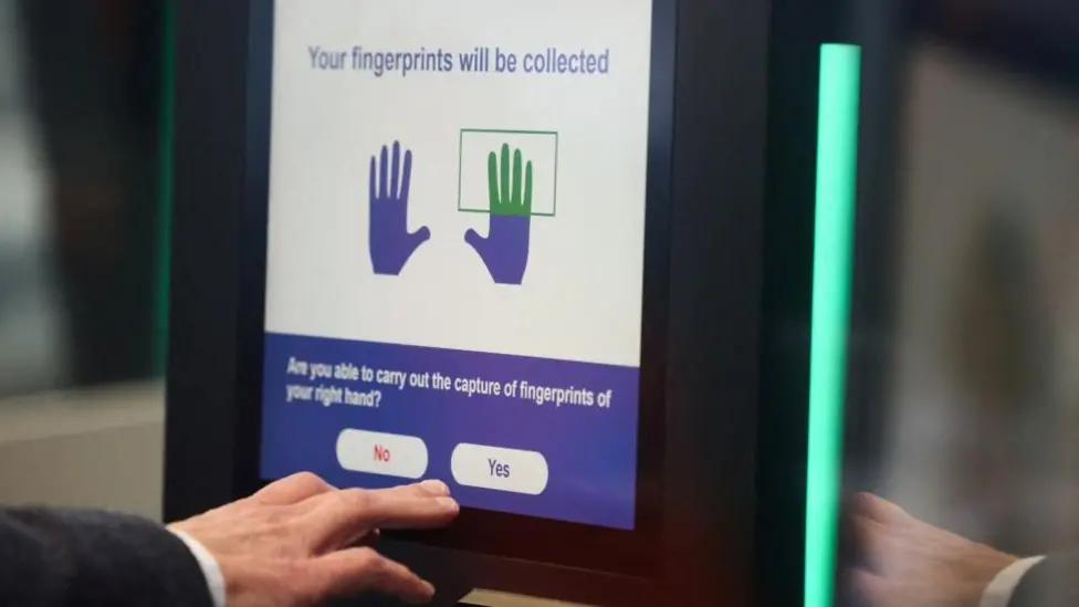 Greece Suspends Biometric Border Checks for UK Tourists, Citing Congestion