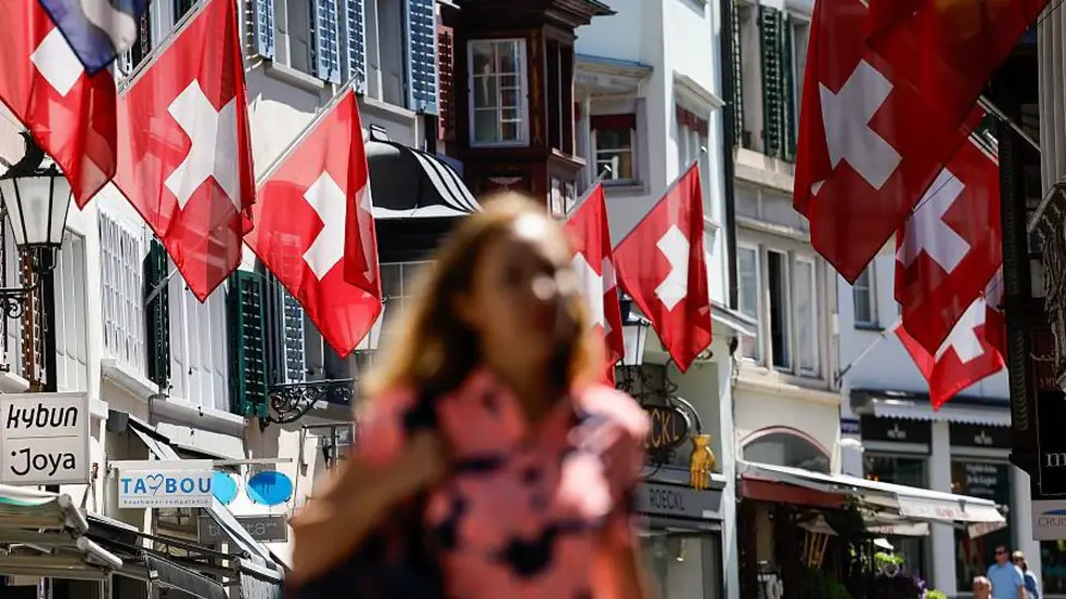 Swiss Voters Consider Population Cap on Sunday: 10 Million Limit Divides Nation