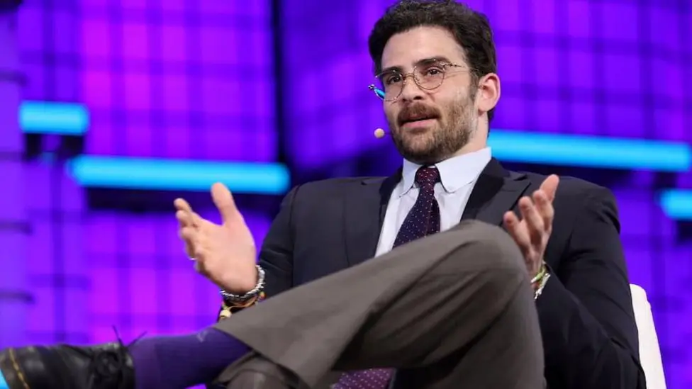 UK Home Office Revokes Visas for US Commentators Hasan Piker and Cenk Uygur
