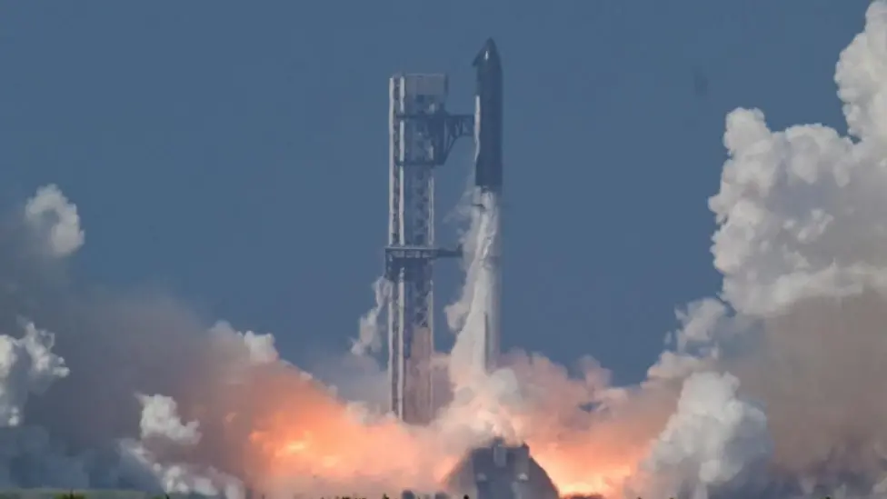 SpaceX Starship V3 Rocket Completes Initial Test Flight with Indian Ocean Splashdown