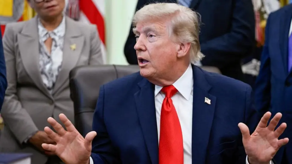 Trump Announces Sunday US-Iran Deal Signing, Tehran Expresses Caution on Timeline