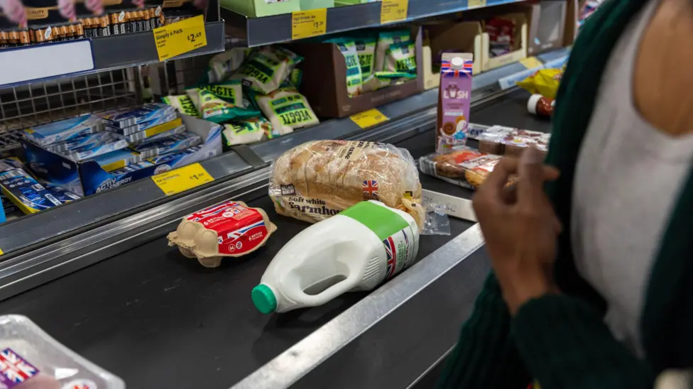 UK Government Proposes Voluntary Food Price Limits for Supermarkets, Offers Regulatory Easing