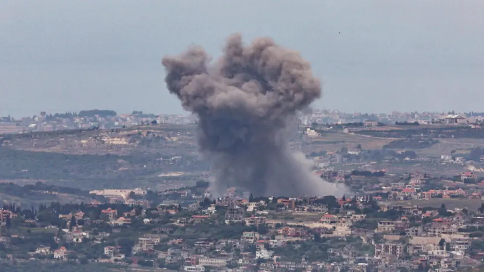 Israeli Air Strikes Kill Ten Civilians in Southern Lebanon, Paramedics Among Dead