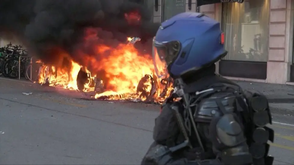 Geneva Police Deploy Water Cannon, Tear Gas on Anti-G7 Protesters