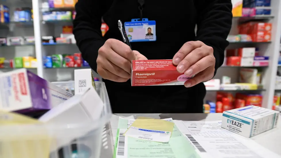 English Pharmacies to Prescribe Five Additional Common Ailments from Autumn